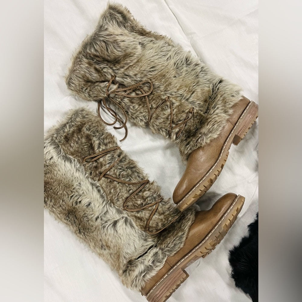 ❤️SALE🐻3 PAIRS OF BOOTS!! LIKE NEW! 👢 VALUE $650!